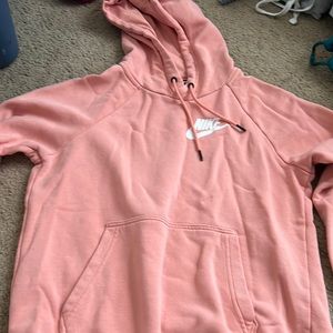 super cute Nike sweatshirt